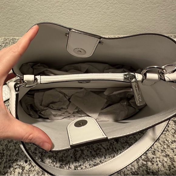 NWT Michael Kors White Shoulder Bag with Card Holder - Picture 8 of 9